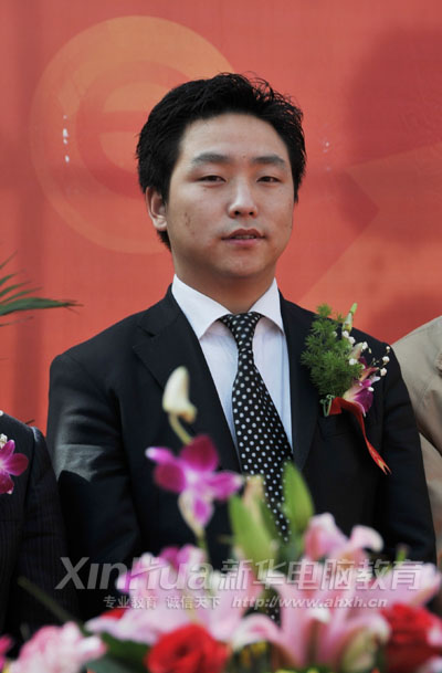 ���A�������F�Ϻ�У�хf�����L���Ϻ��Ř���Ϣ�Ƽ����޹�˾�����턢����ϯ�_Ļʽ