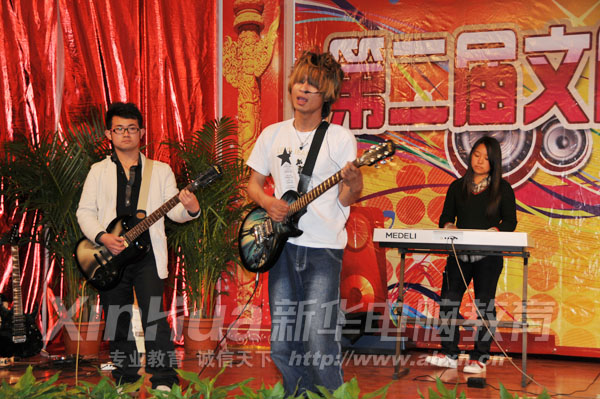 У�@������������