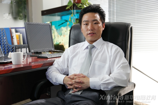 安徽新華電腦專修學(xué)院百萬身價的電子商務(wù)CEO劉亮